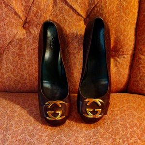 Gucci Women's shoes.  Interlocking GG.